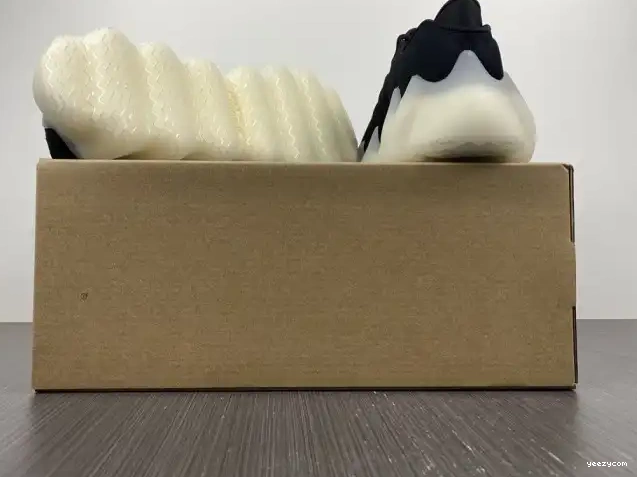 H68031 ADIDAS 400 YEEZY 0513